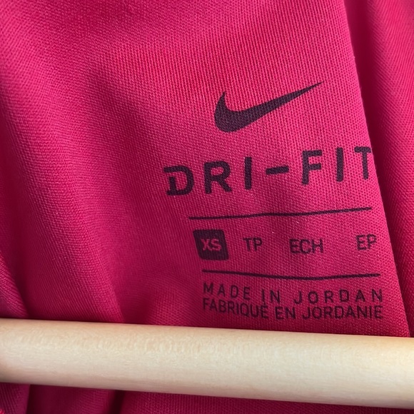 Nike Dri-Fit tank top - Picture 3 of 3